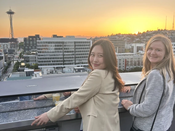 Insomnia lab twins, Kelly and Jackie, in Seattle for a conference!